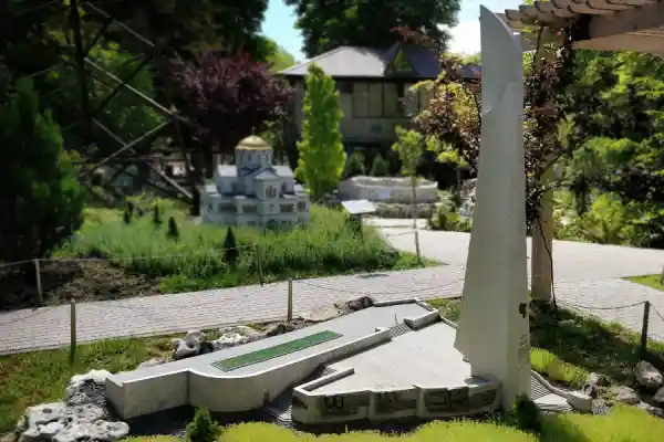 Монумент «Штык и парус»